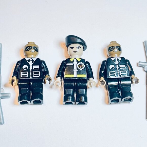 Lot of 3 Police Minifigures with gear and uniform - Picture 2 of 10